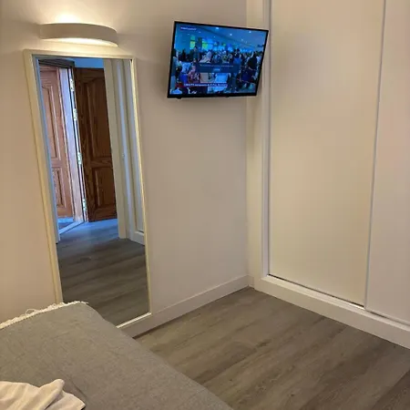 Lorentz Apartment *